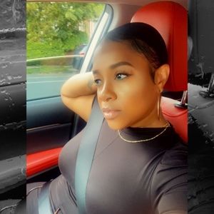 Meet your Posher, Nicole